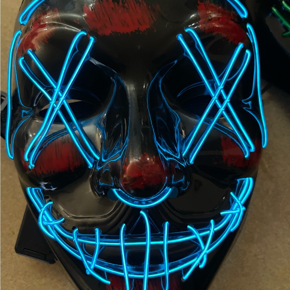 LED Light-Up Clown Mask - Picture 5 of 14